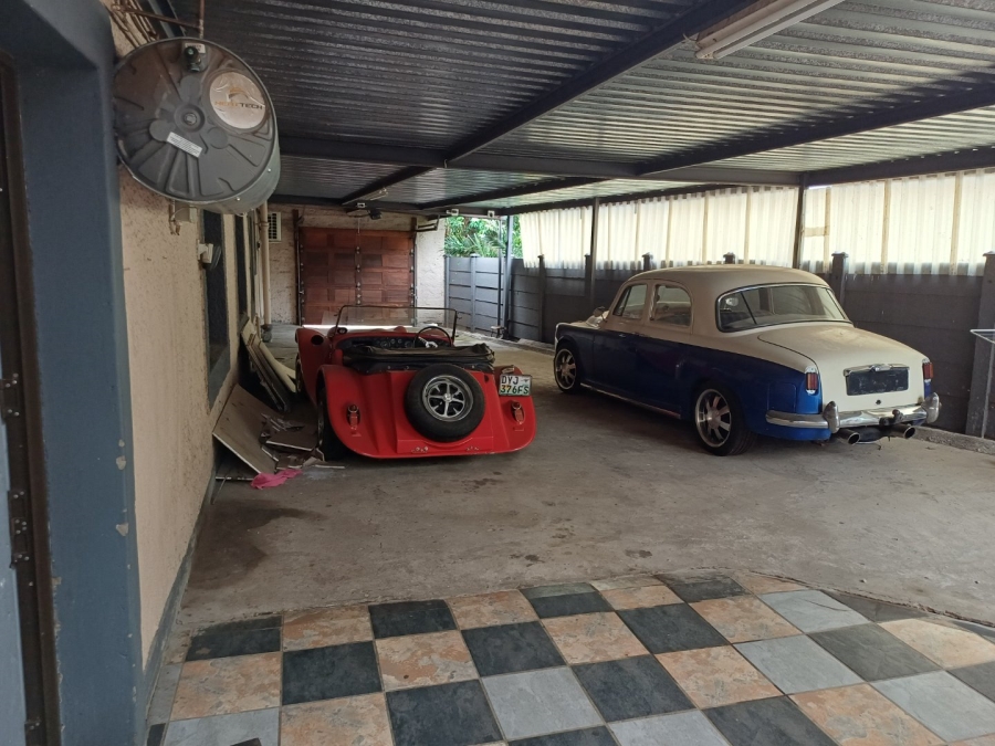 5 Bedroom Property for Sale in Park West Free State